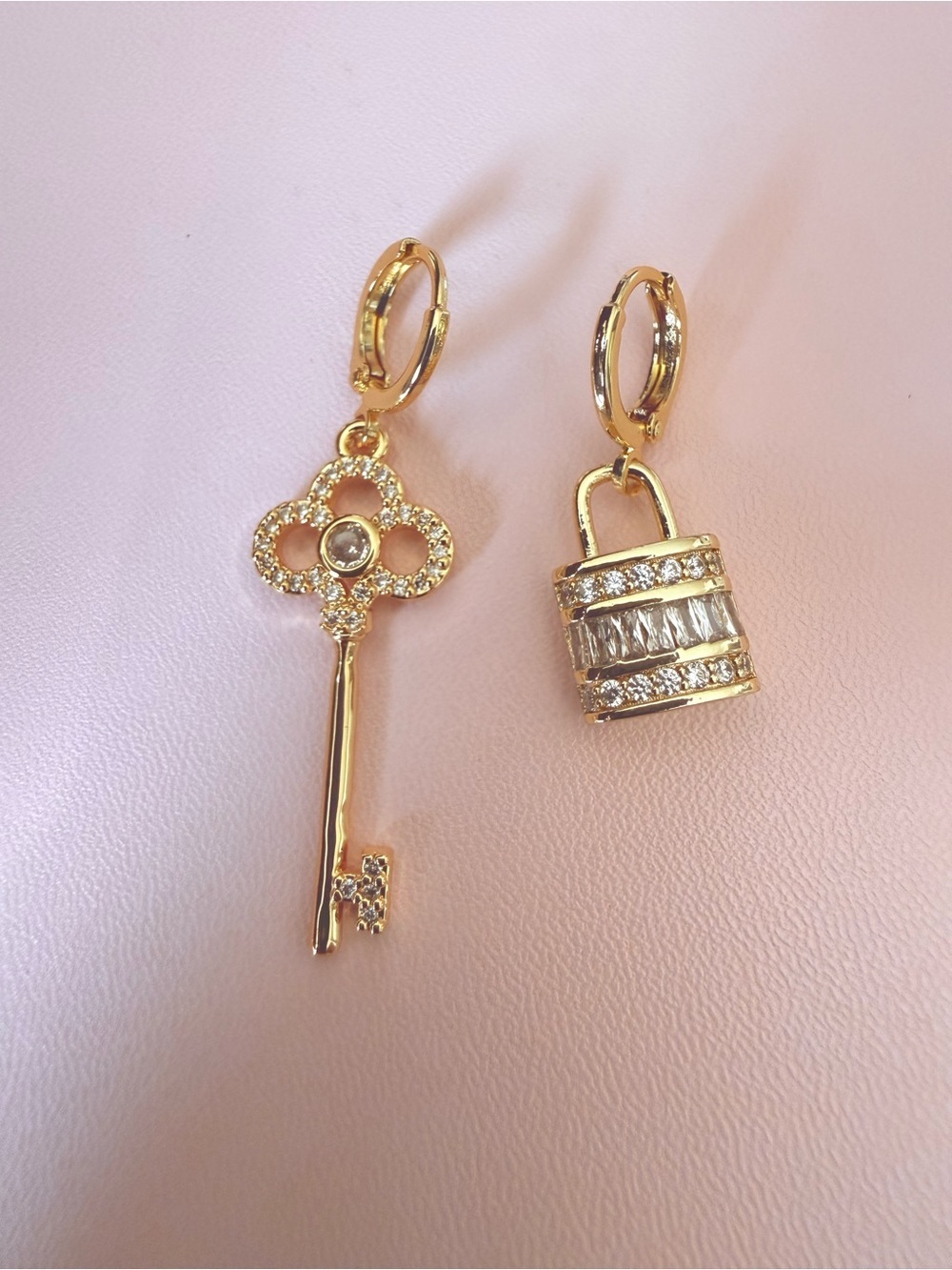 Gold plated key lock Hoop Earrings - Picture 2 of 5